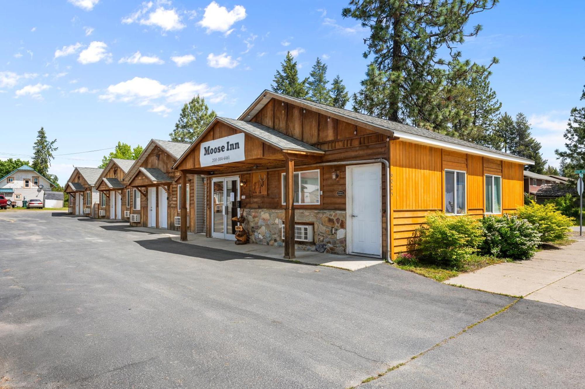 Moose Inn Spirit Lake Exterior photo