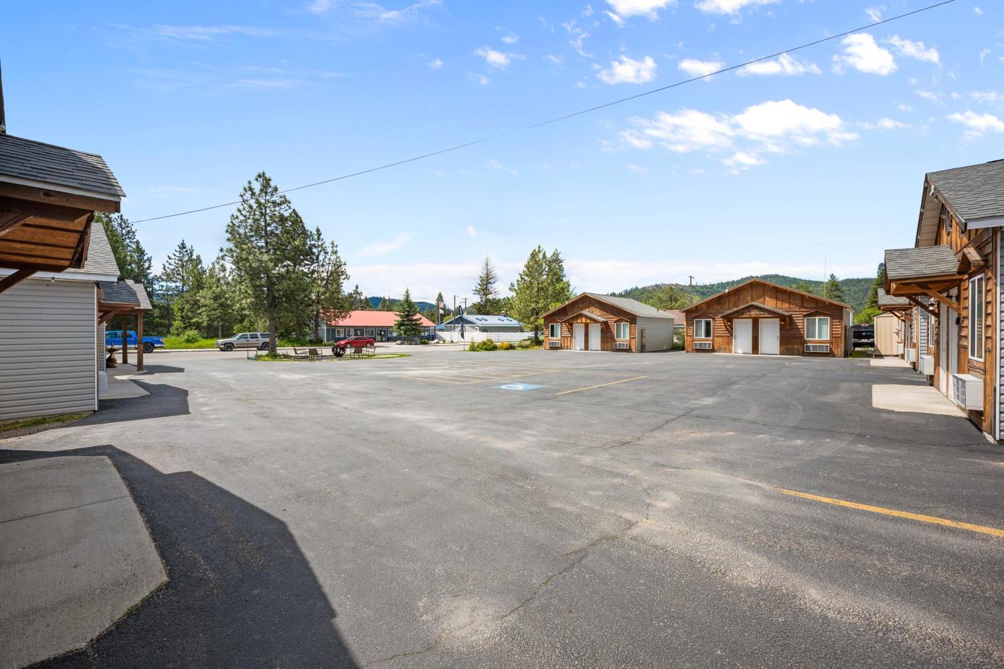 Moose Inn Spirit Lake Exterior photo