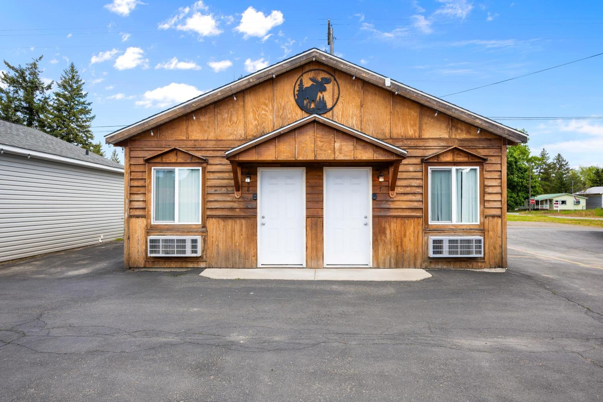 Moose Inn Spirit Lake Exterior photo